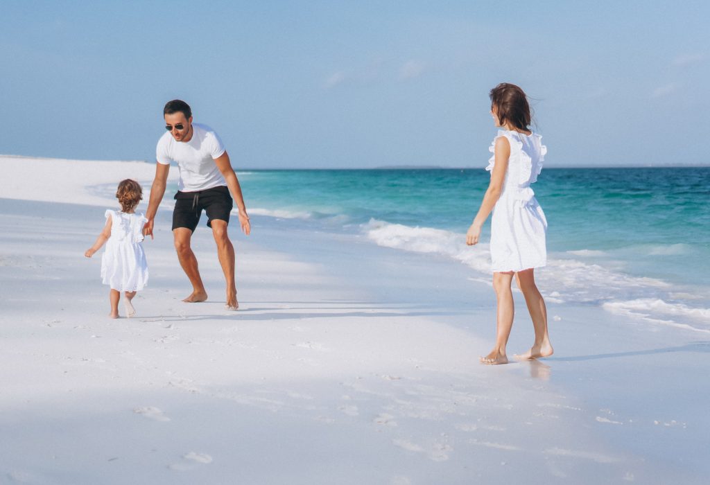 Top 10 Family-Friendly Beaches in the UAE Top 10 Family-Friendly Beaches in the UAE