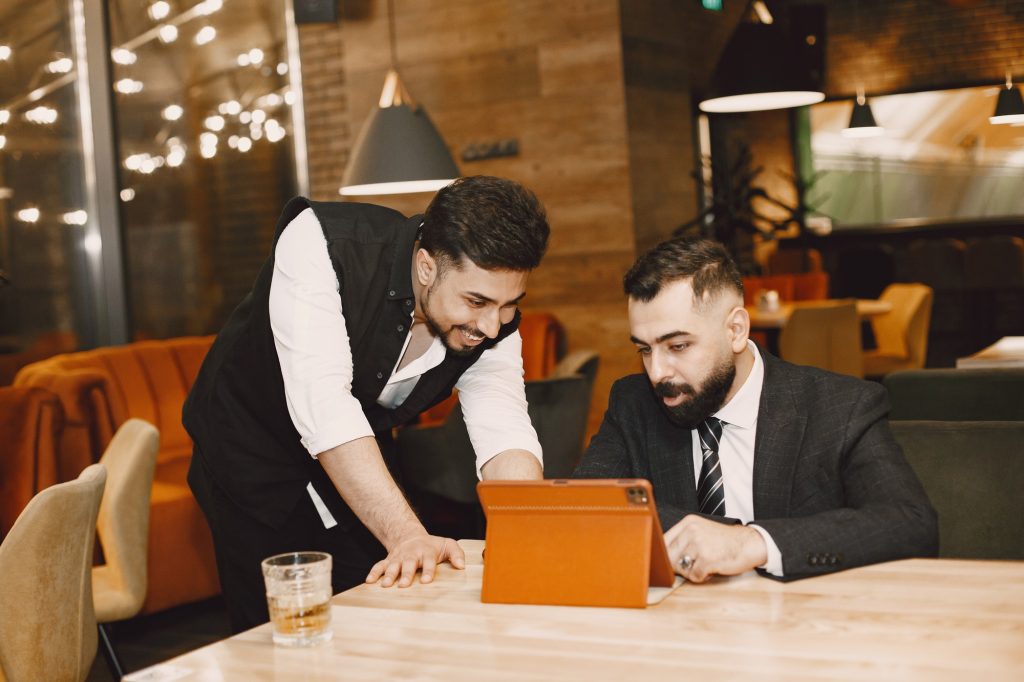 A Beginner's Guide to F&B Franchise Opportunities in the UAE