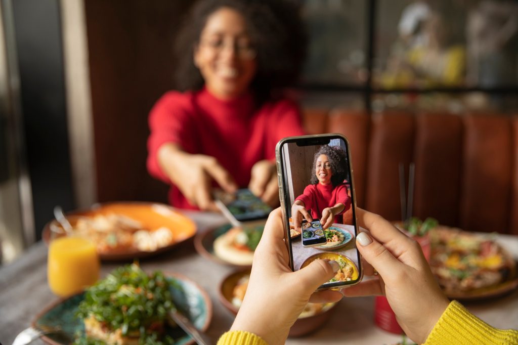 Snapchat Marketing for Restaurants How UAE F&B Brands Can Win Over the Region's Most Engaged Audience
